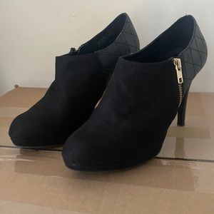 Impo - Black Heels With Zipper Detail 👠🖤